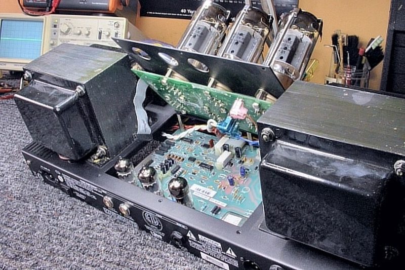 Ampeg SVT Classic main PCB showing screen resistor positions near output tube sockets